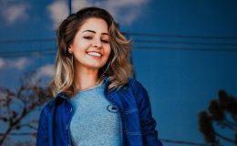Как покрасить волосы дома: 3 простых этапа