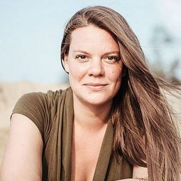 Поэтесса Вера Полозкова снова беременна