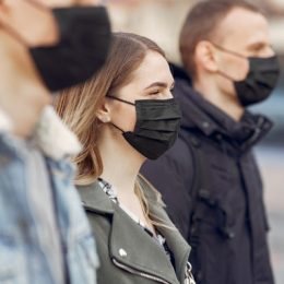 Выход из карантина в Украине начнется в мае: стратегия кабмина