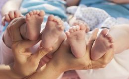 68-летняя женщина в Нигерии родила здоровую двойню