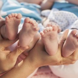 68-летняя женщина в Нигерии родила здоровую двойню