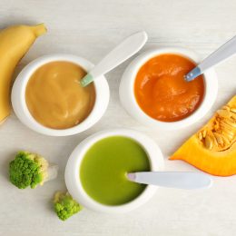 Міфи та правда про найкращий перший продукт для прикорму