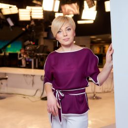 Телеведущая Марина Кухар: «Воспитывать надо себя, а детей нужно любить»