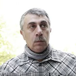 Как спастись от жары при помощи шарфа: лайфхак от Комаровского