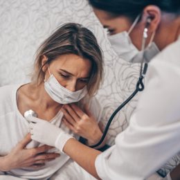 Не тільки інфаркт: причини та симптоми болю в грудях