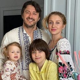 Сімейний вихід: Сергій Притула показав дружину та доньку
