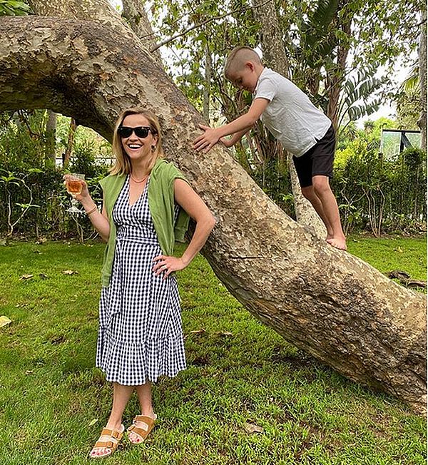 Источник: instagram @reesewitherspoon