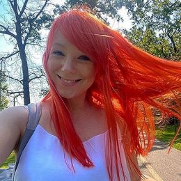 Вагітна Світлана Тарабарова показала, як справляється з лопатою