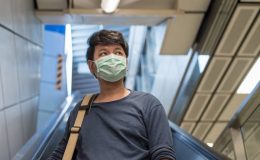 Эксперт объяснила, нужна ли третья доза вакцины от коронавируса