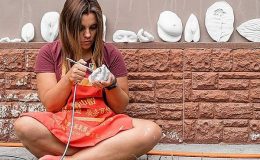 Женское естество: девушка создает уникальные слепки интимных частей тела