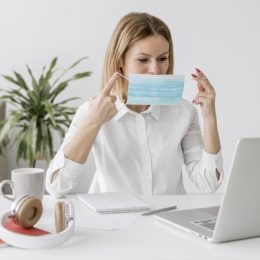 8 порад щодо догляду за шкірою обличчя, якщо ви щодня носите маску