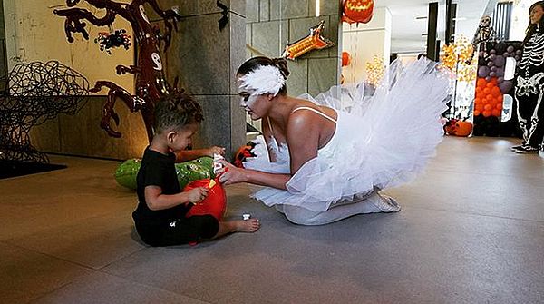 instagram @chrissyteigen