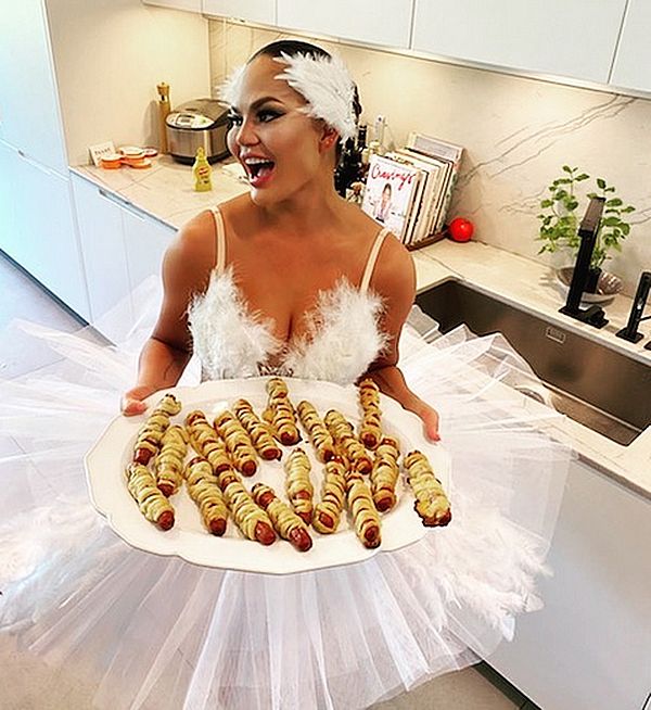 instagram @chrissyteigen