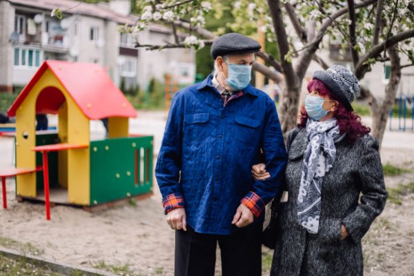 Як коронавірус впливає на людей із слабким імунітетом