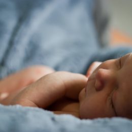 Свекруха вимагає, щоб вона вибрала ім’я моїй дитині: історія мами
