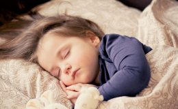 10 способов, которые использует моя дочь, чтобы меня разбудить
