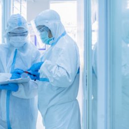 Ученые рассказали, станет ли коронавирус более заразным