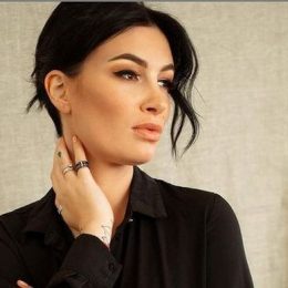 Я з тих, хто вірить у диво: Анастасія Приходько показала дітей під ялинкою