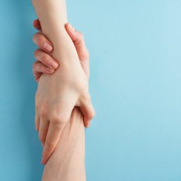 В Ровно во время домашних родов умерла 34-летняя женщина