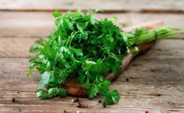 4 продукти, які допоможуть позбутися набряків