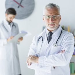Онколог назвав найчастіші види раку у жінок та чоловіків