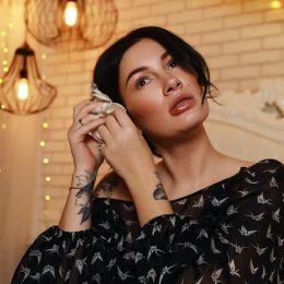 Анастасія Приходько прокоментувала свою третю вагітність