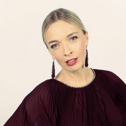 Василіса Фролова вперше показала батька свою дитину