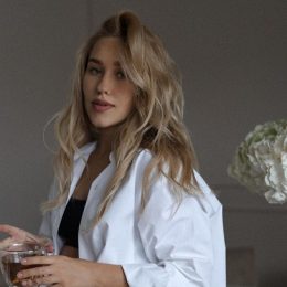 Даша Квіткова розповіла, як повертається у форму після пологів