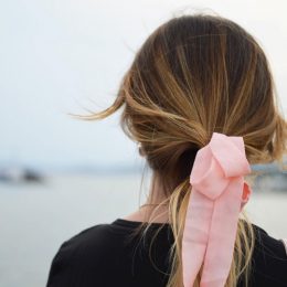 8 неправильних дій, які псують ваше волосся
