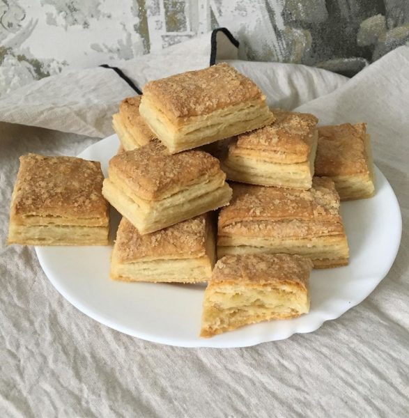 Puff pastry with sour cream