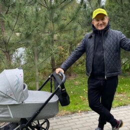 Юрій Горбунов поділився милими фото із сімейної прогулянки