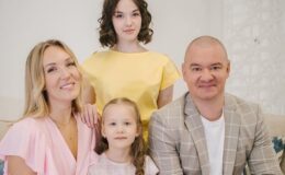 Євген Кошовий з дружиною розповіли про нарождення третьої дитини