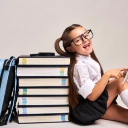 Киевские школьники возвращаются за парты: дата и подробности