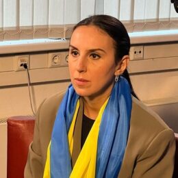 Як зірки допомагають Україні під час війни