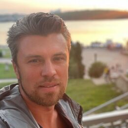Пианист Евгений Хмара в третий раз станет отцом