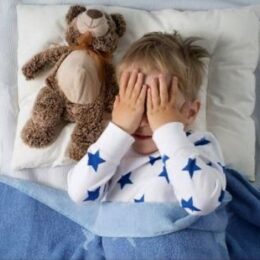 Як допомогти дітям впоратися зі страхами: інструкція від психолога