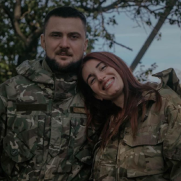 Снайперка Євгенія Емеральд розсекретила стать майбутньої дитини