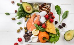 В Минздраве назвали 10 продуктов, которыми можно заедать стресс
