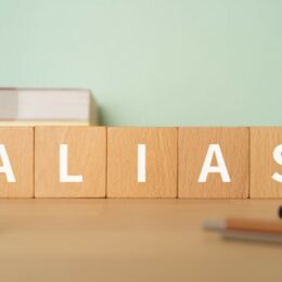 Настольная игра Alias – какие есть виды и серии