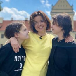 Марічка Падалко показала зворушливу зустріч доньок із батьком-військовим