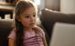 Мою дитину переслідують в інтернеті: як захистити?