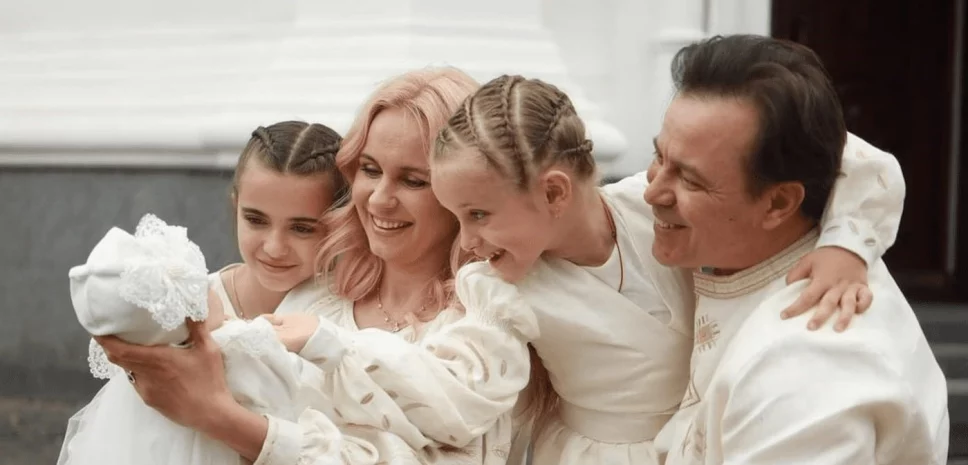 Виховують трьох і більше дітей: українські зірки – багатодітні батьки