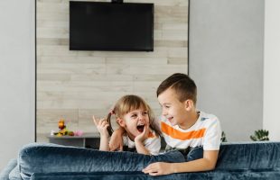 Увлекательные мультсериалы, которые способны не только поднять настроение, но и научить новому
