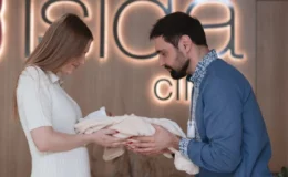 Віталій Козловський став батьком: перші фото з дитиною та дружиною
