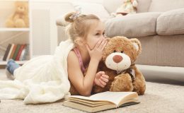 С какого возраста ребенка следует учить читать: мнения ученых и психологов