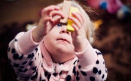 5 самых опасных вещей, которыми может подавиться ребенок