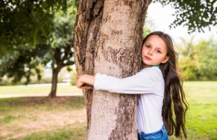 «Роща детских снов»: в Ирпене почтили память детей, погибших в результате полномасштабного вторжения