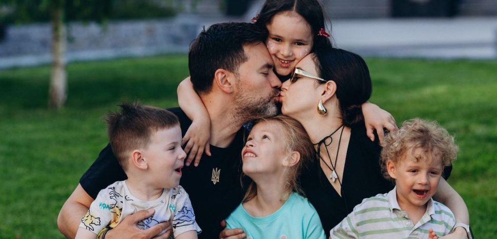 Успешно совмещают карьеру с родительством. Истории этих украинских звезд вдохновляют