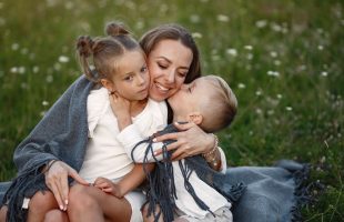 Як налагодити емоційну підтримку для дитини: поради для батьків