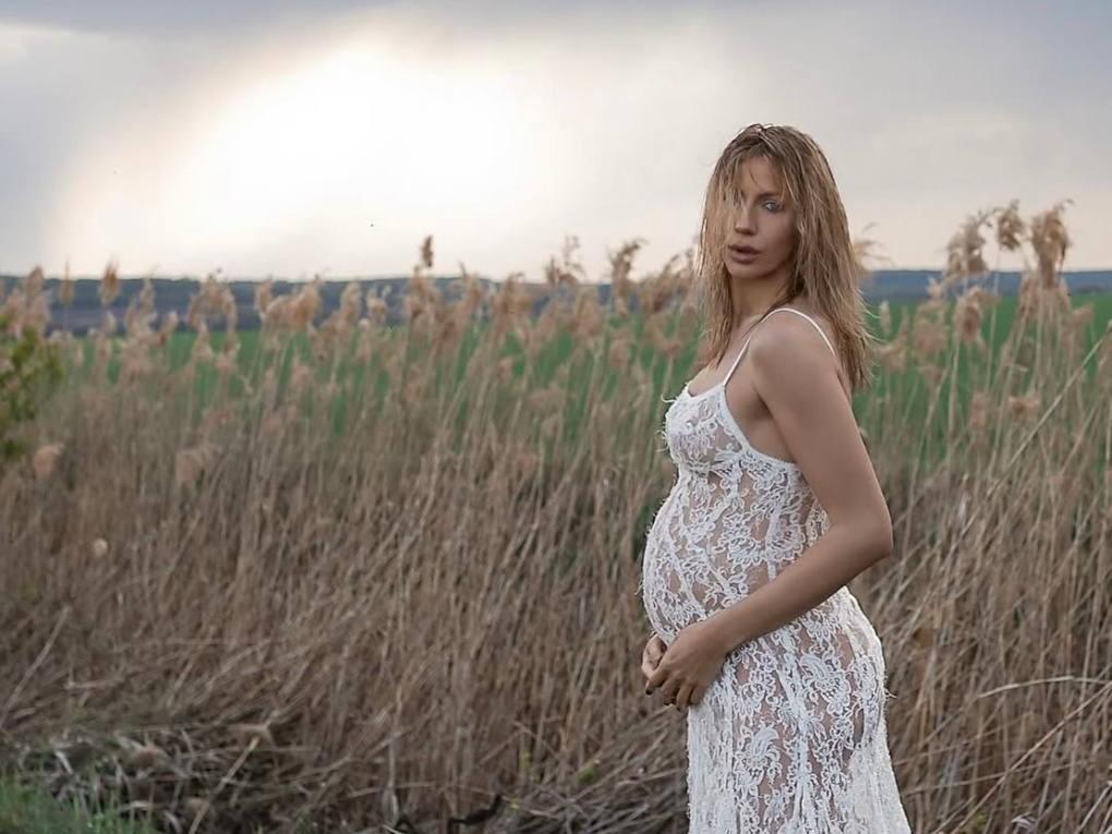 Леся Нікітюк стала мамою: телеведуча народила первістка й поділилася знімками з пологового